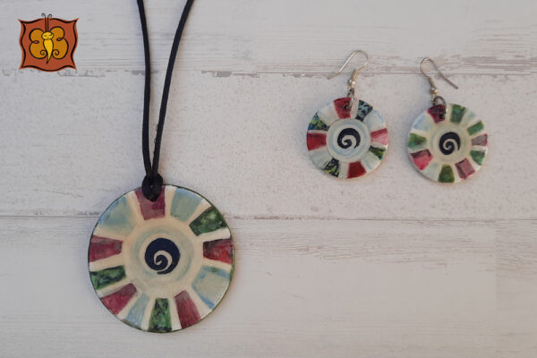 Conjunto collar y pendientes de madera - Imagen 45
