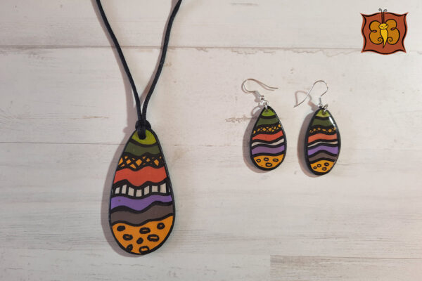 Conjunto collar y pendientes de madera - Imagen 13