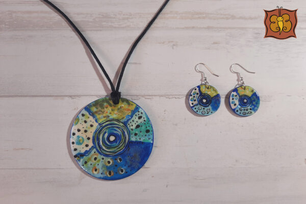 Conjunto collar y pendientes de madera - Imagen 5